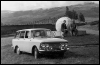 Uno Aava koos Anatoli Zvetsoviga 1970. a London - Mehhiko ralli ajal Ecuadoris ekvaatori tähise juures. Uno Aava erakogu