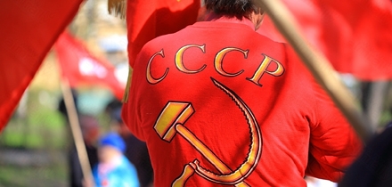 Ralli eel tähistati punaste lippude lehvides töörahvapüha. Foto: Lina Arnautova