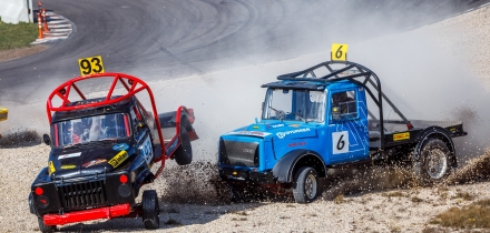 Andri Roos ja Tauri Toime lendasid finaals&otilde;idu avakurvis rajalt v&auml;lja. Foto: Pille Russi